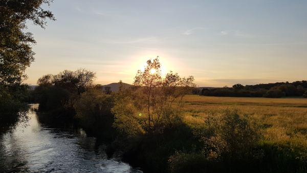 Blick Bahnbrücke Unterrohn zum Krayenberg