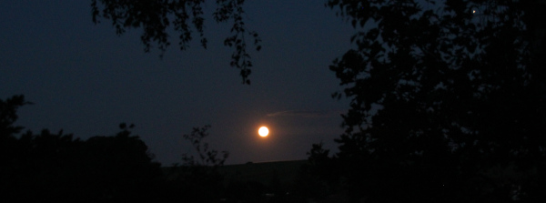 Der Erdbeermond über Tiefenort